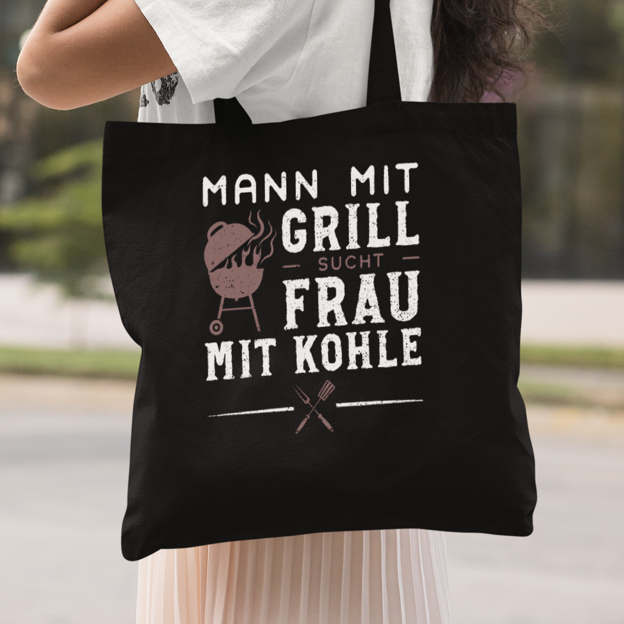 Mann Mit Grill Sucht Frau Mit Kohle Stoffbeutel - DESIGNSBYJNK5.COM