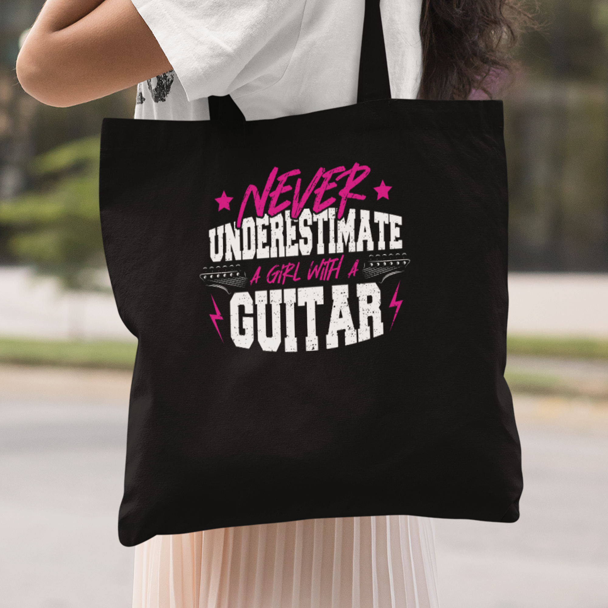 Never Underestimate A Girl With A Guitar Stoffbeutel - DESIGNSBYJNK5.COM