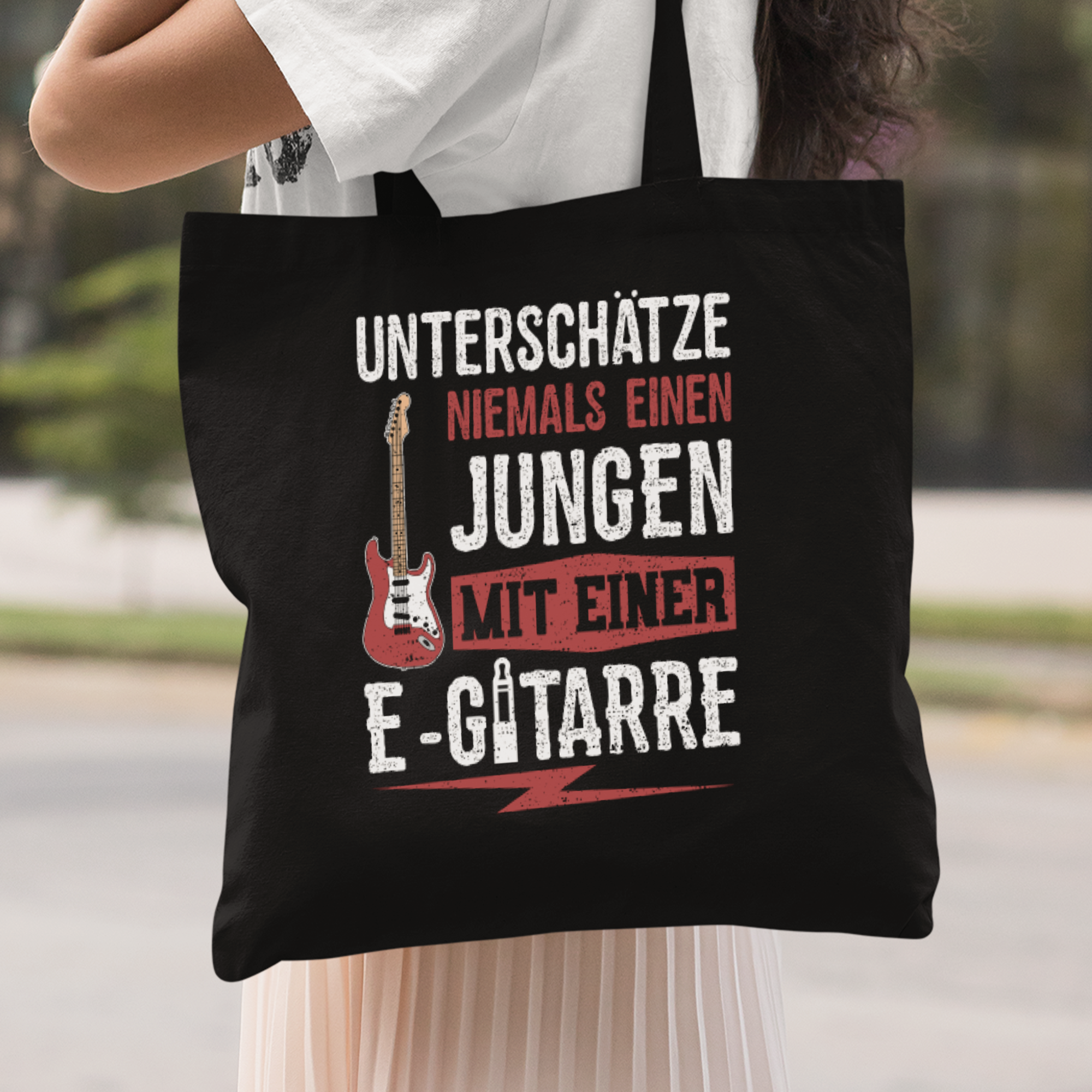 Unterschätze Niemals Einen Jungen Mit Einer E-Gitarre Stoffbeutel - DESIGNSBYJNK5.COM