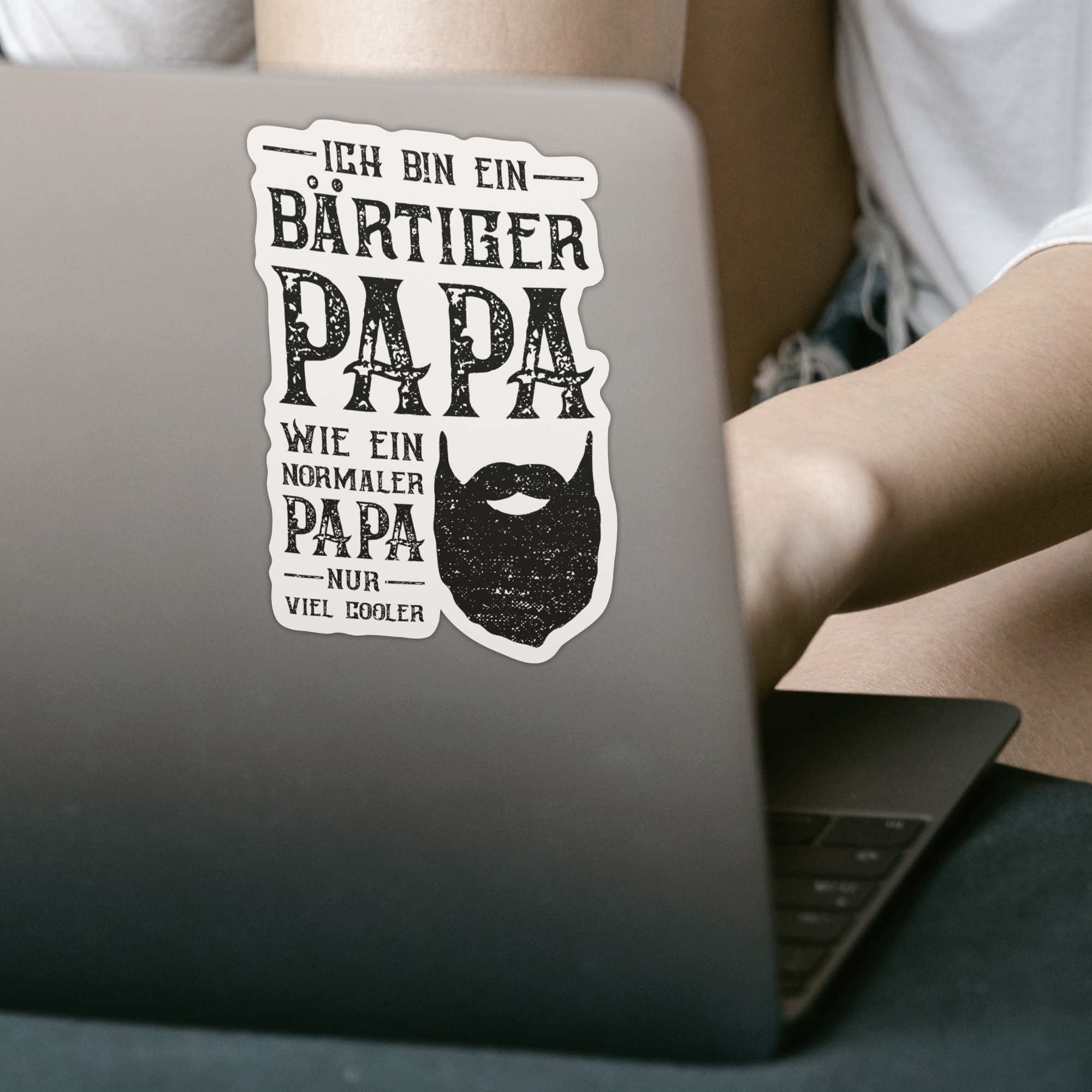 Ich Bin Ein Bärtiger Papa Wie Ein Normaler Papa Nur Cooler Sticker - DESIGNSBYJNK5.COM