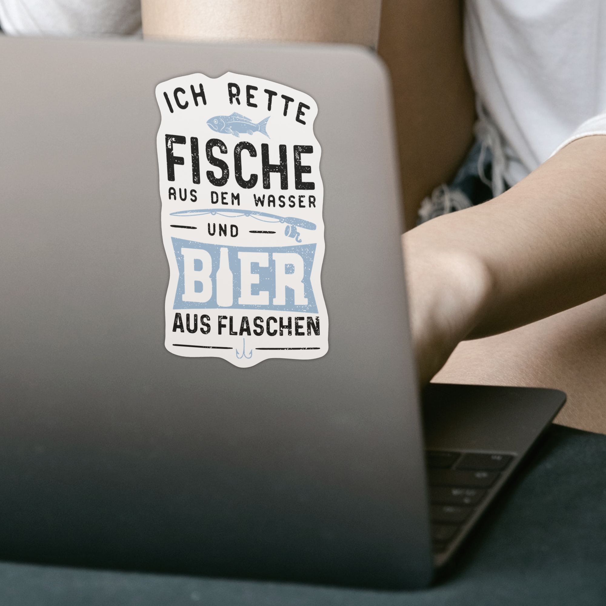 Ich Rette Fische Aus Dem Wasser Und Bier Aus Flaschen Sticker - DESIGNSBYJNK5.COM