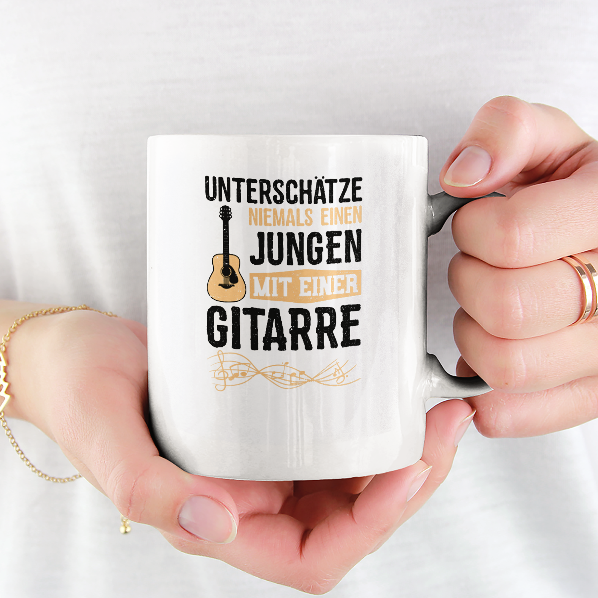 Unterschätze Niemals Einen Jungen Mit Einer Gitarre Tasse - DESIGNSBYJNK5.COM