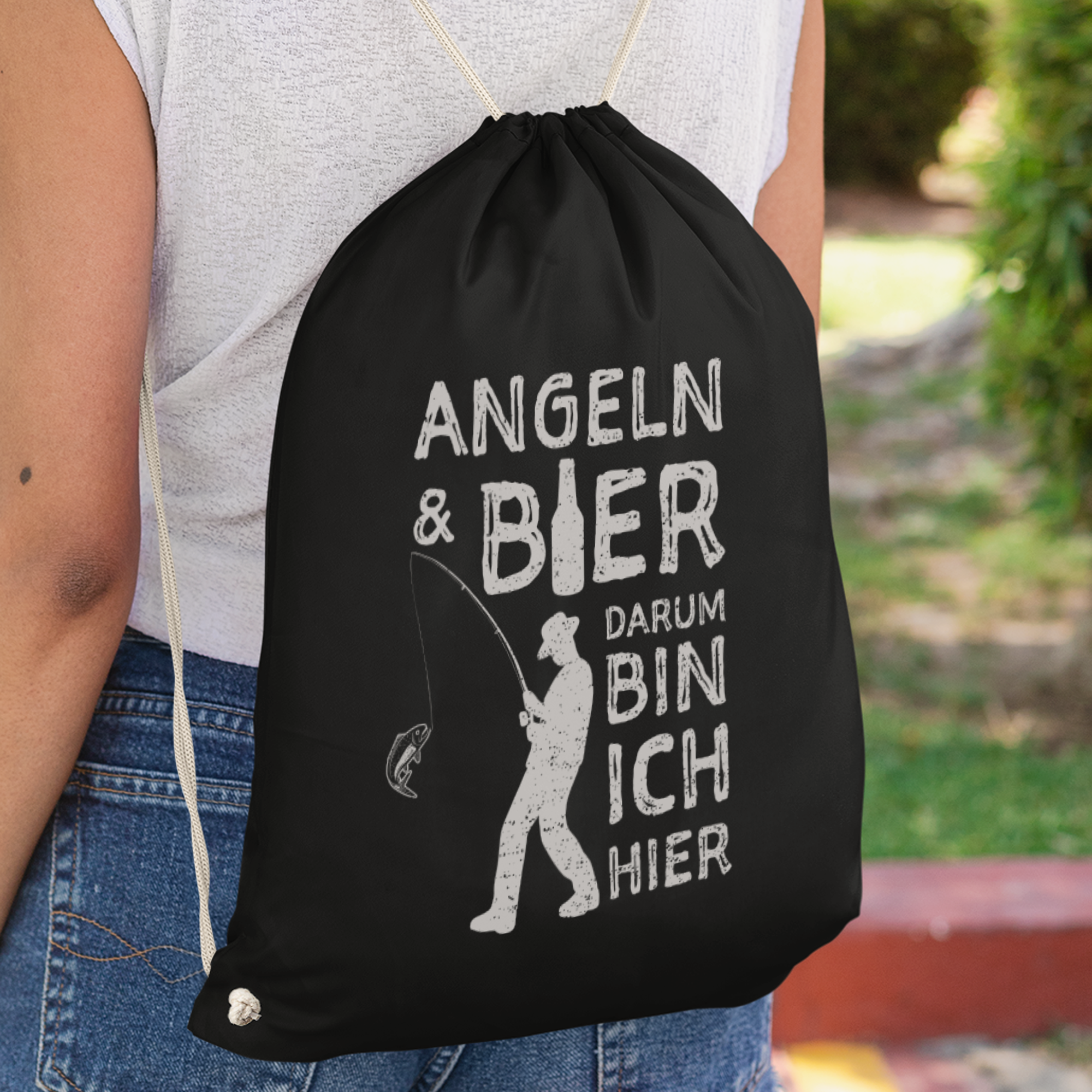Angeln Und Bier Darum Bin Ich Hier Turnbeutel - DESIGNSBYJNK5.COM