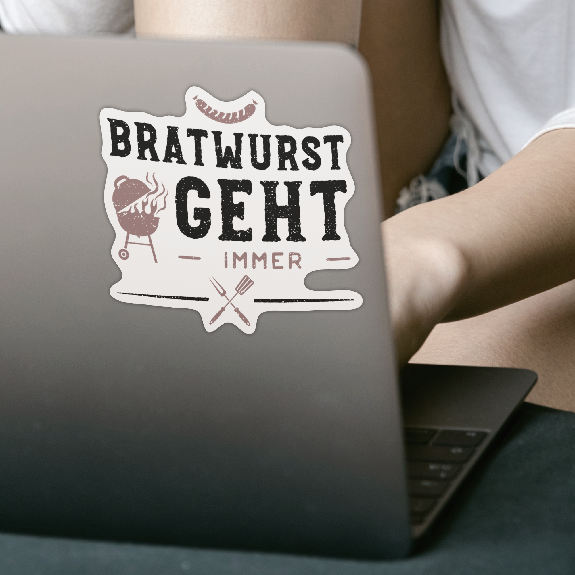 Bratwurst Geht Immer Sticker - DESIGNSBYJNK5.COM