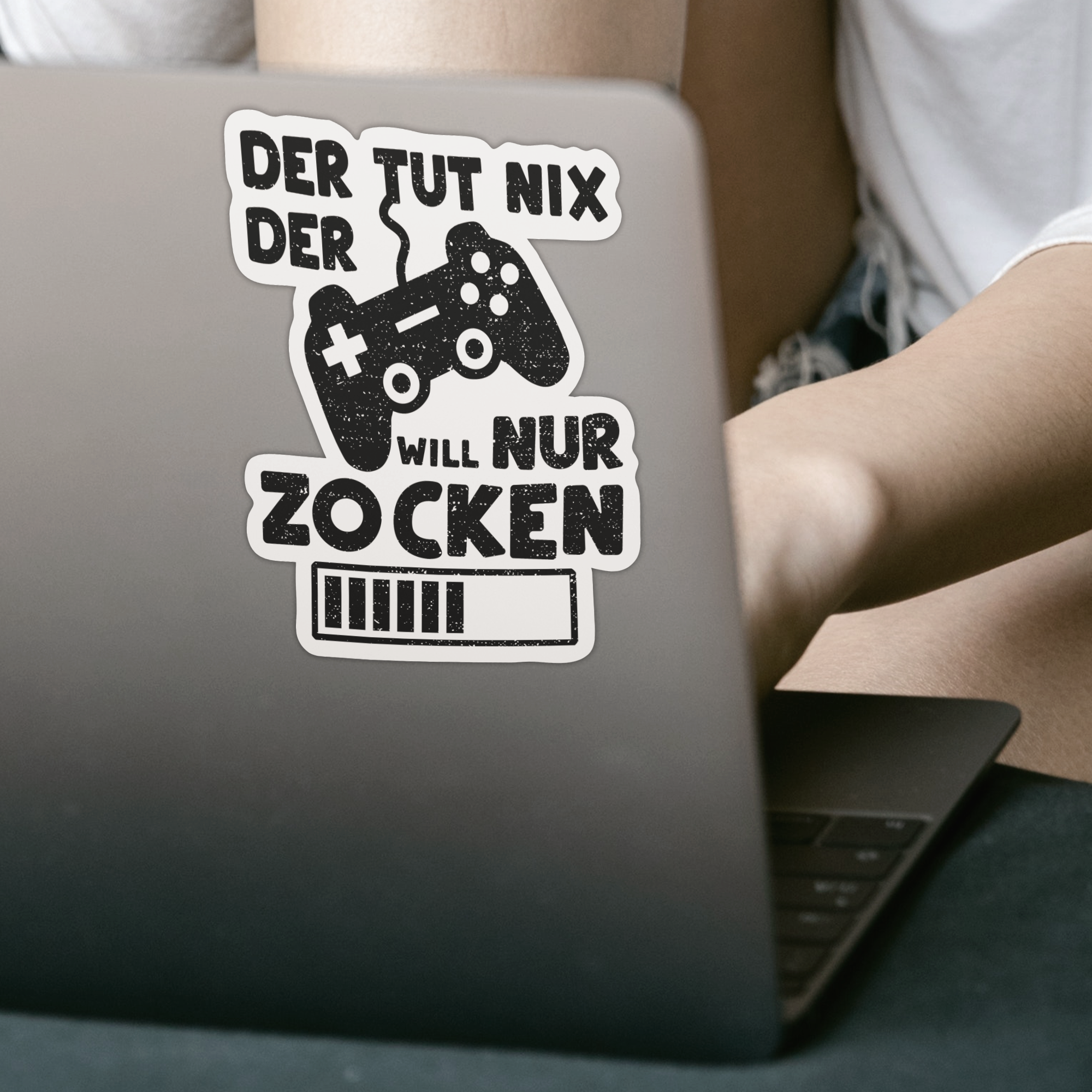 Der Tut Nix Der Will Nur Zocken Sticker - DESIGNSBYJNK5.COM