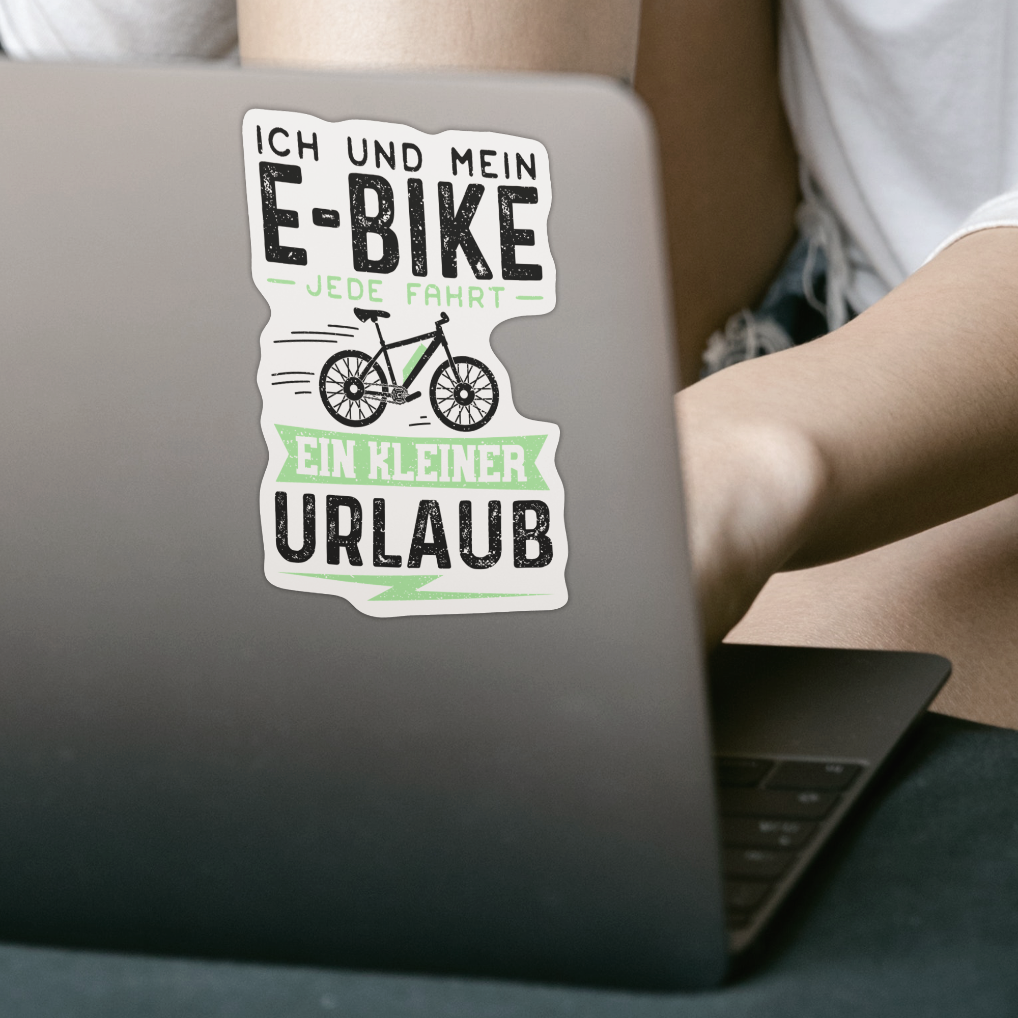 Ich Und Mein E-Bike Jede Fahrt Ein Kleiner Urlaub Sticker - DESIGNSBYJNK5.COM