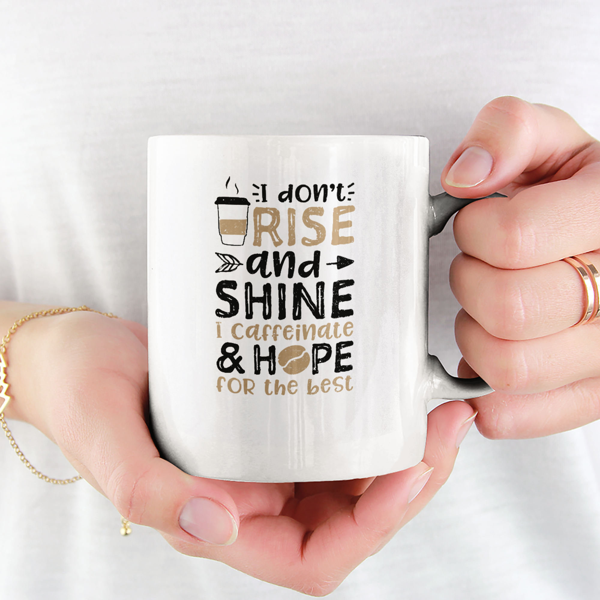 I Don't Rise And Shine I Caffeinate And Hope For The Best Tasse (Unisex) - DESIGNSBYJNK5.COM
