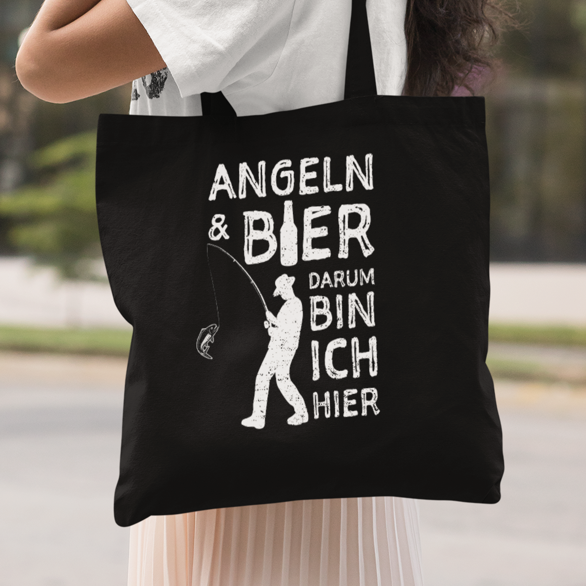 Angeln Und Bier Darum Bin Ich Hier Stoffbeutel - DESIGNSBYJNK5.COM