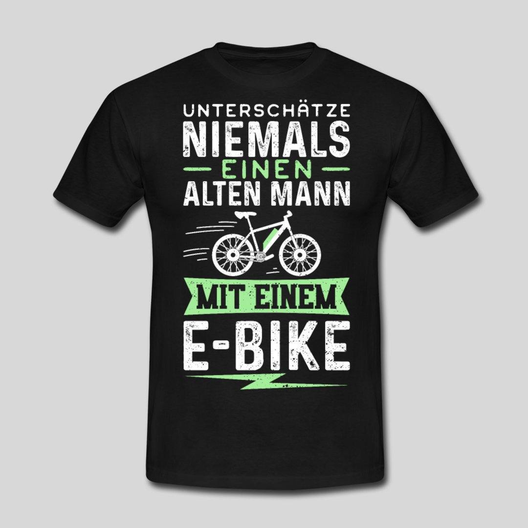 Unterschätze Niemals Einen Alten Mann Einem E-Bike DesignsByJnk5 | T-Shirt Mit